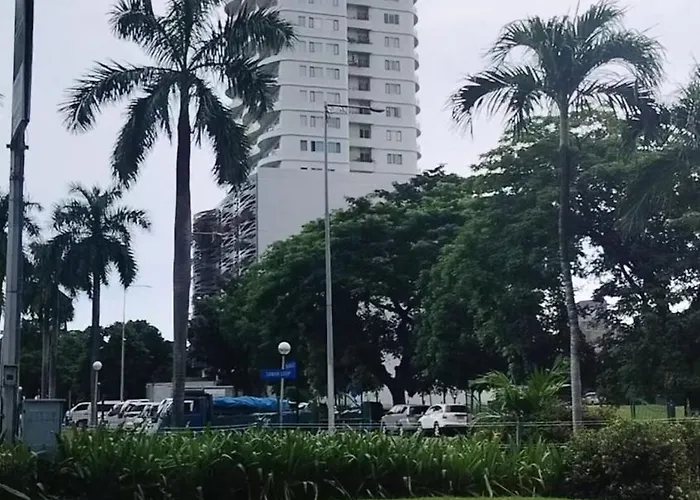 Calyx Residences Aparthotel *